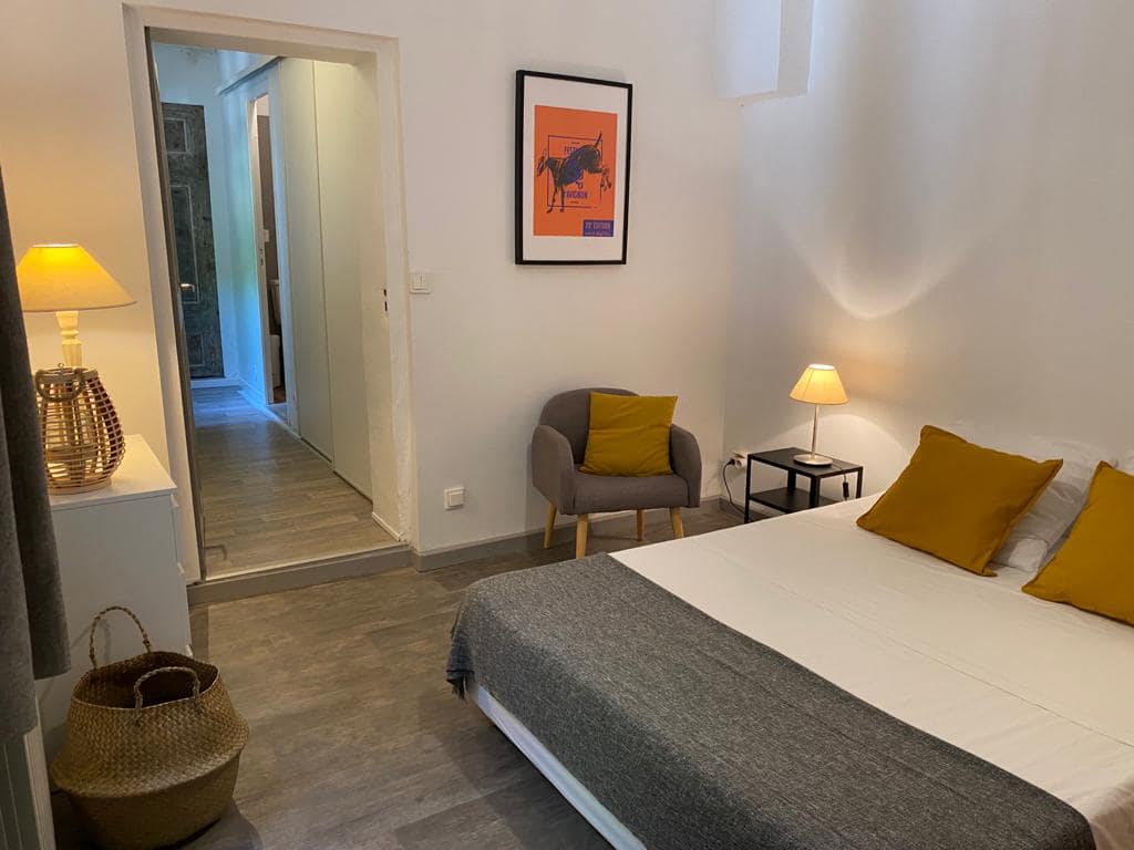 Chambre Ambrée Minimalism Design Interior Decoration Vintage