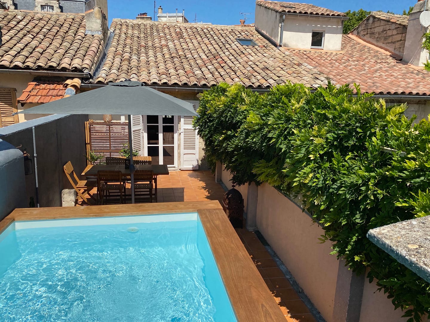 terrasse sur cour avignon piscine hotel b&b location