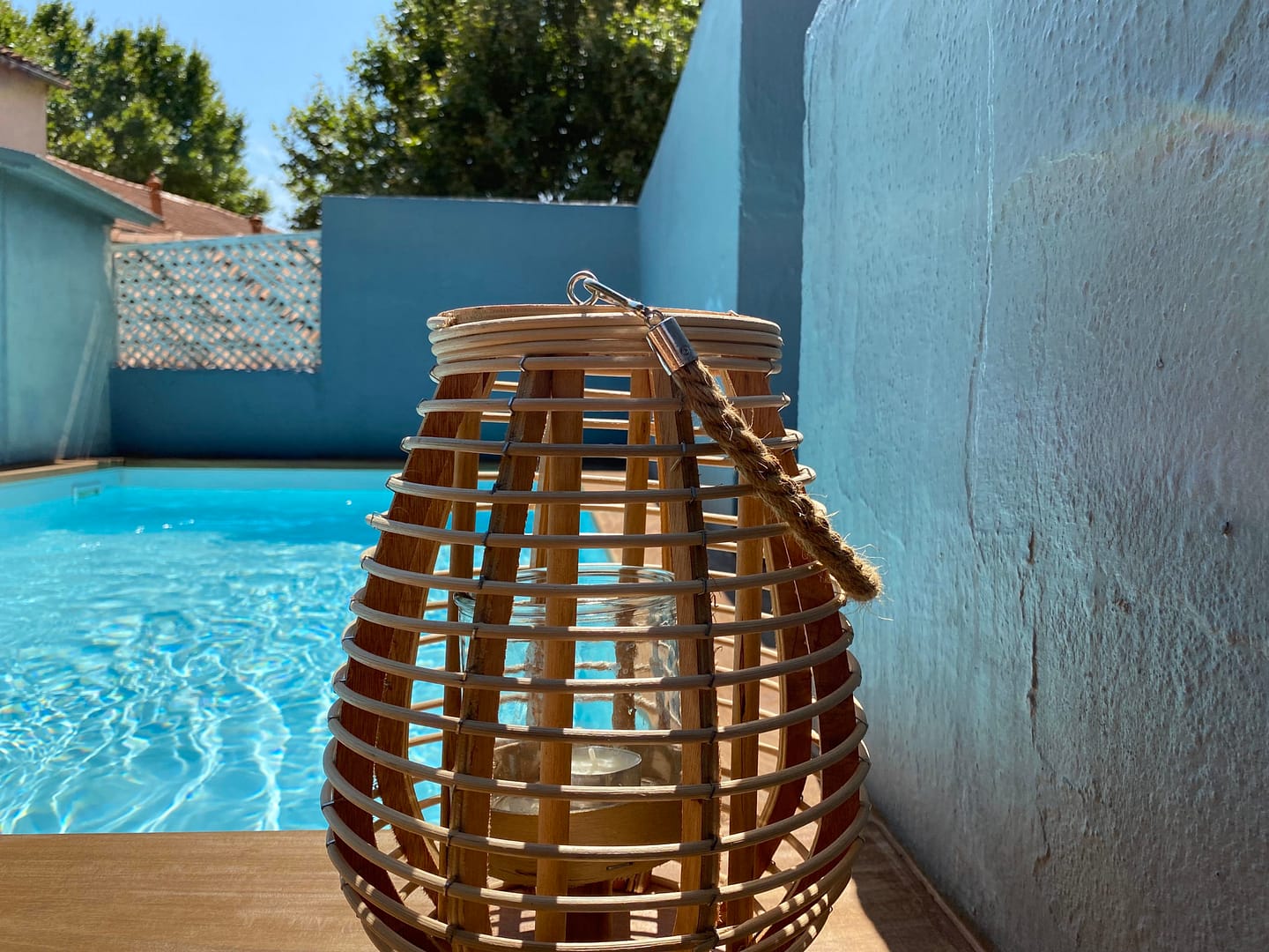 Côté Terrasse avec piscine soleil Terrasse sur Cour location vacances Avignon