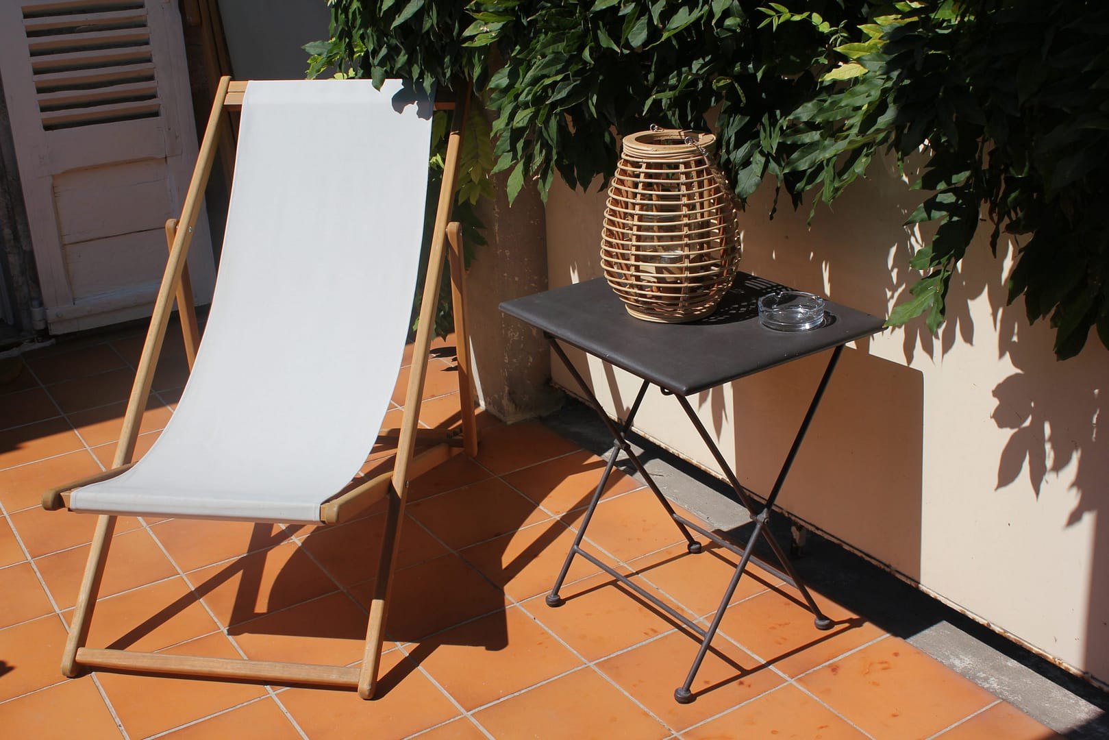 Côté Terrasse avec piscine soleil Terrasse sur Cour location Avignon