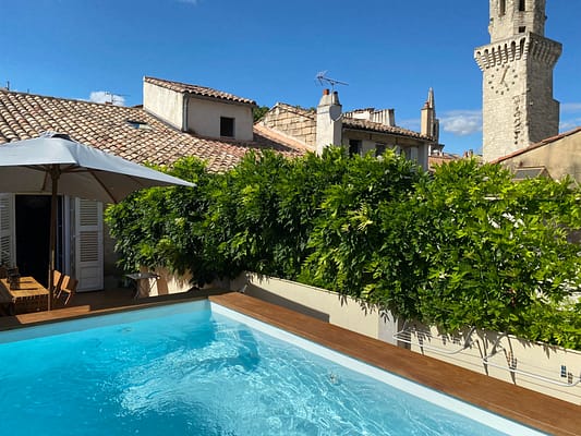 location appartements terrasse piscine clocher des augustins avignon