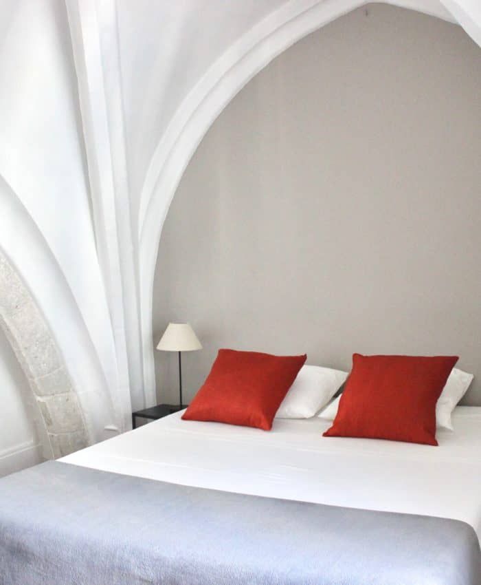 Appartement CT Chambre voutée ogive minimalism vintage design