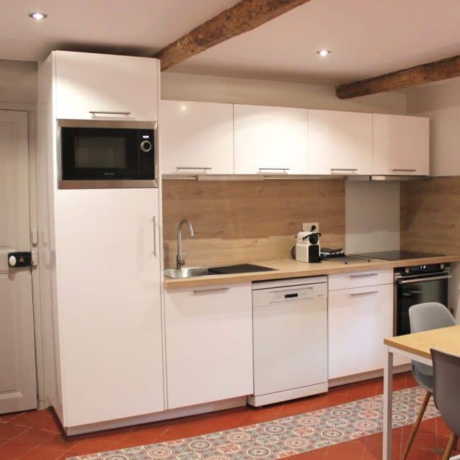 Cuisine Appartement Côté Terrasse piscine Terrasse sur Cour Avignon Location vacances