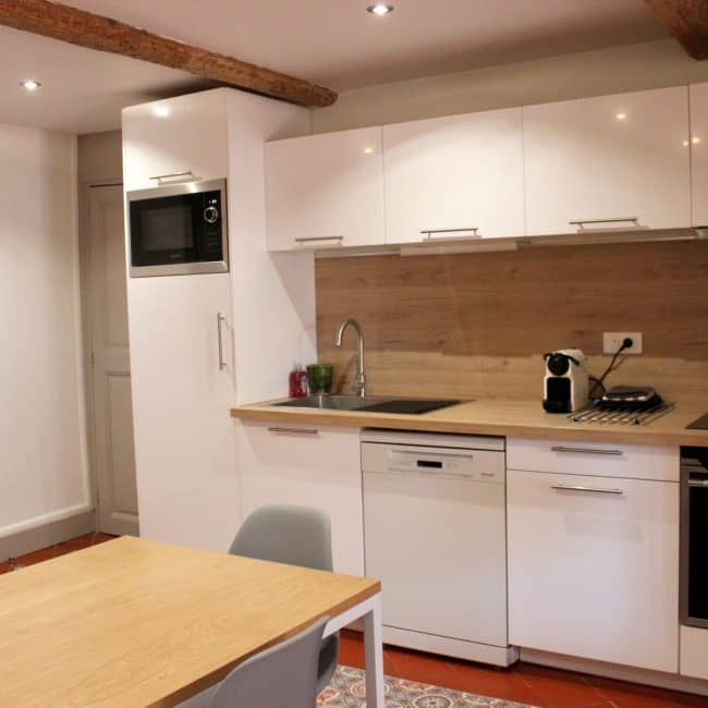 Cuisine Appartement Côté Terrasse piscine Terrasse sur Cour Avignon Location vacances