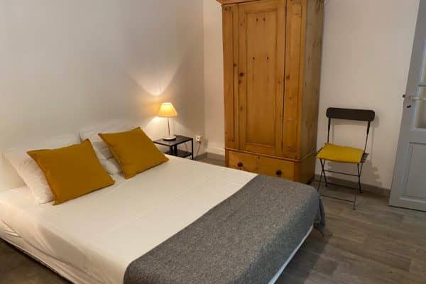 Chambre Ambrée Minimalism Design Interior Decoration Vintage